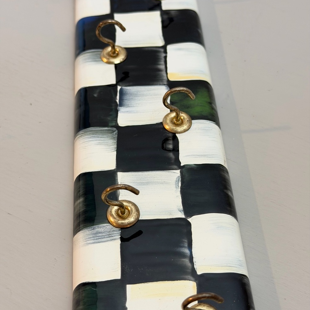 MacKenzie-Childs Black and White Wall Key Hook Plate Rare Courtly Check - Picture 3 of 6